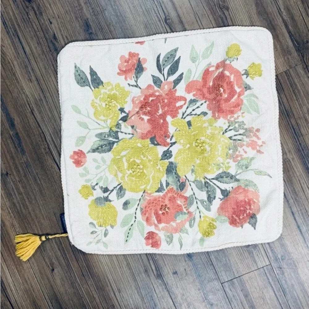 Cynthia Rowley Cotton Floral Pillow Sham W/Tassel 
Love on flip side - Picture 2 of 16